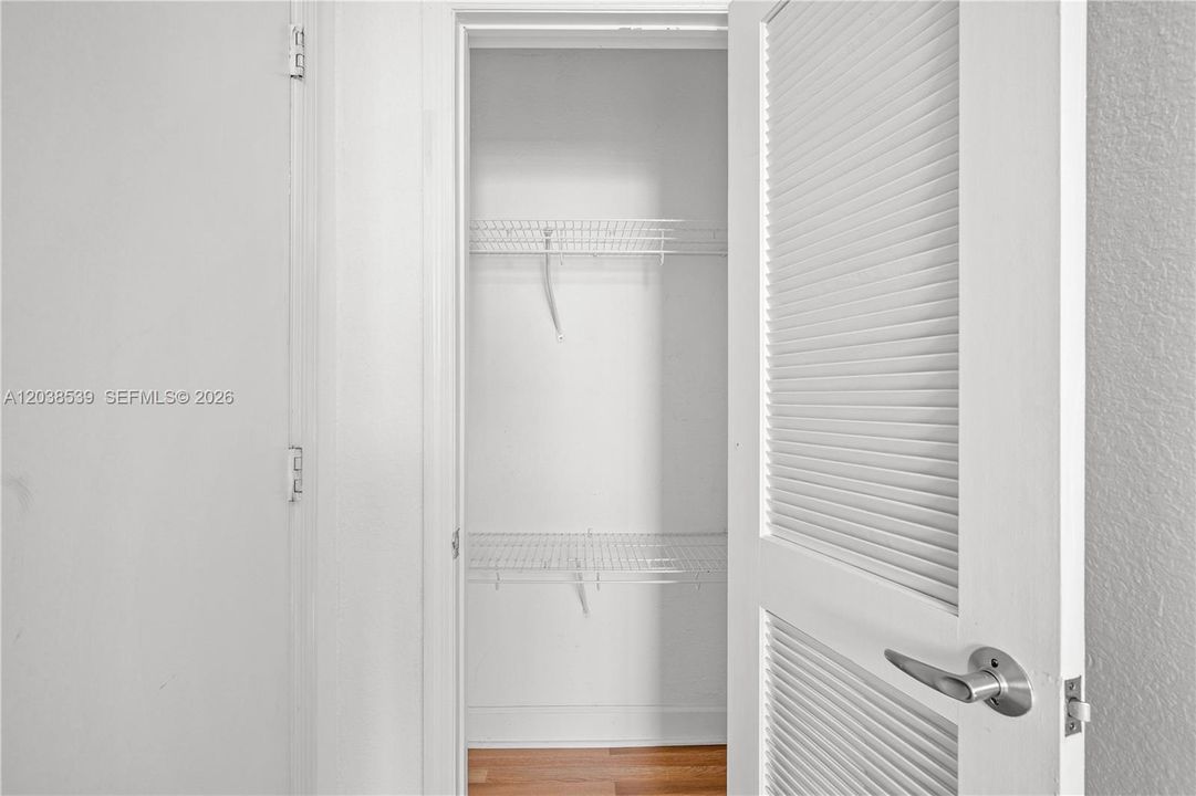 В аренду: $3,495 (2 спален, 2 ванн, 1299 Квадратных фут)