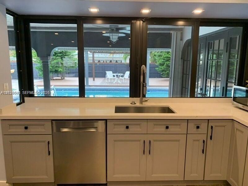 En Renta: $4,750 (3 camas, 2 baños, 1812 Pies cuadrados)