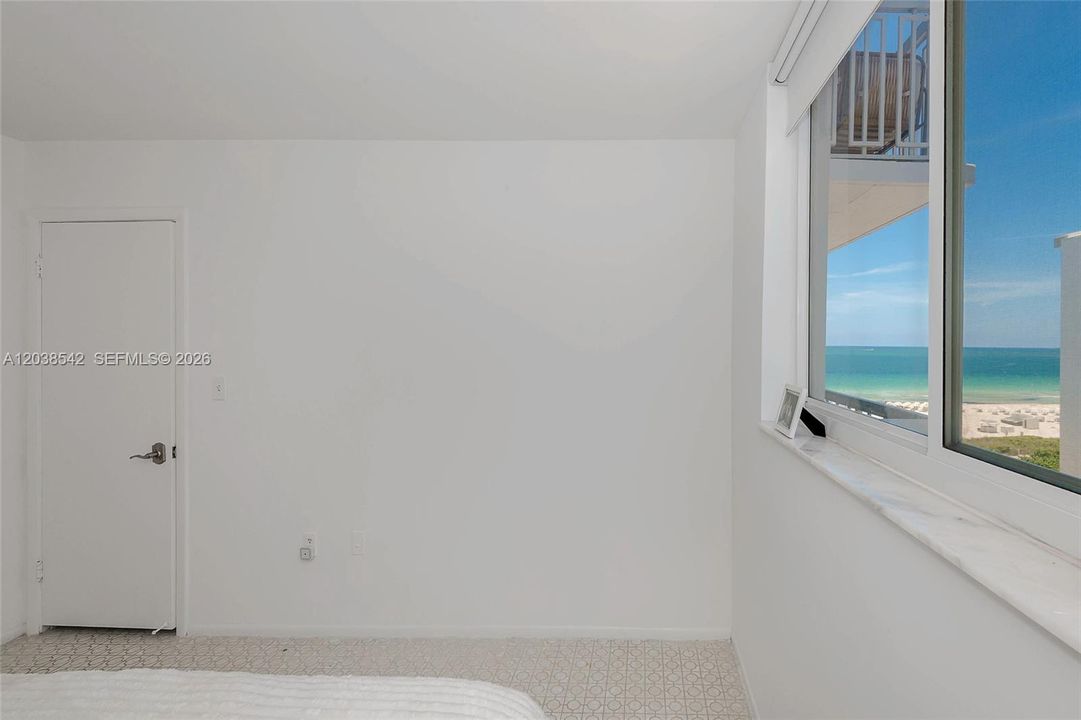 For Sale: $490,000 (1 beds, 1 baths, 655 Square Feet)