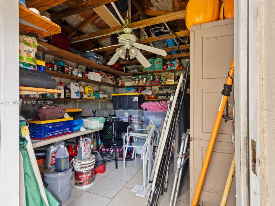 For Sale: $700,000 (6 beds, 4 baths, 1911 Square Feet)