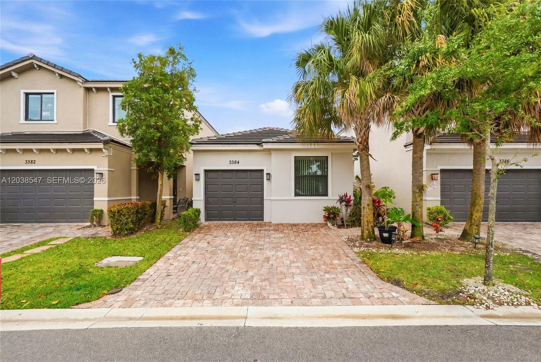 For Sale: $516,000 (3 beds, 2 baths, 1222 Square Feet)