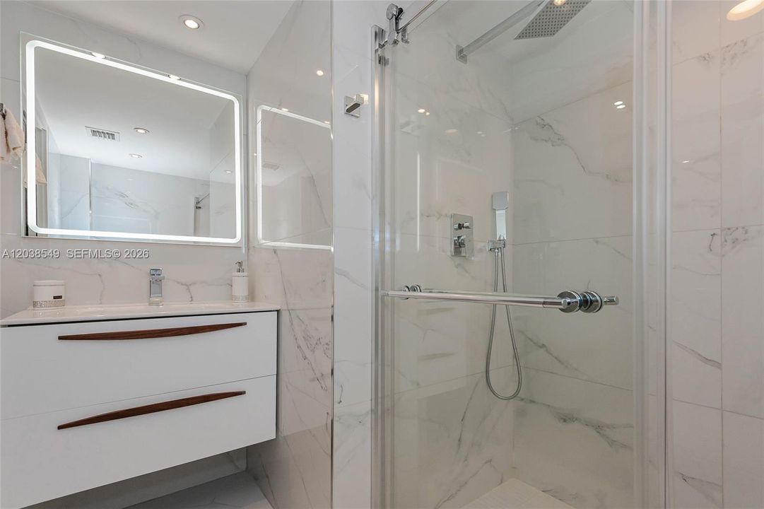 For Rent: $5,900 (2 beds, 2 baths, 1080 Square Feet)
