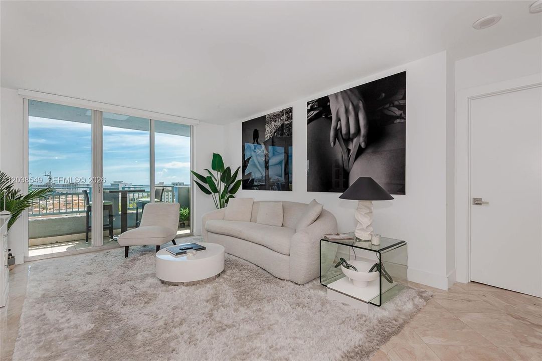 For Rent: $5,900 (2 beds, 2 baths, 1080 Square Feet)