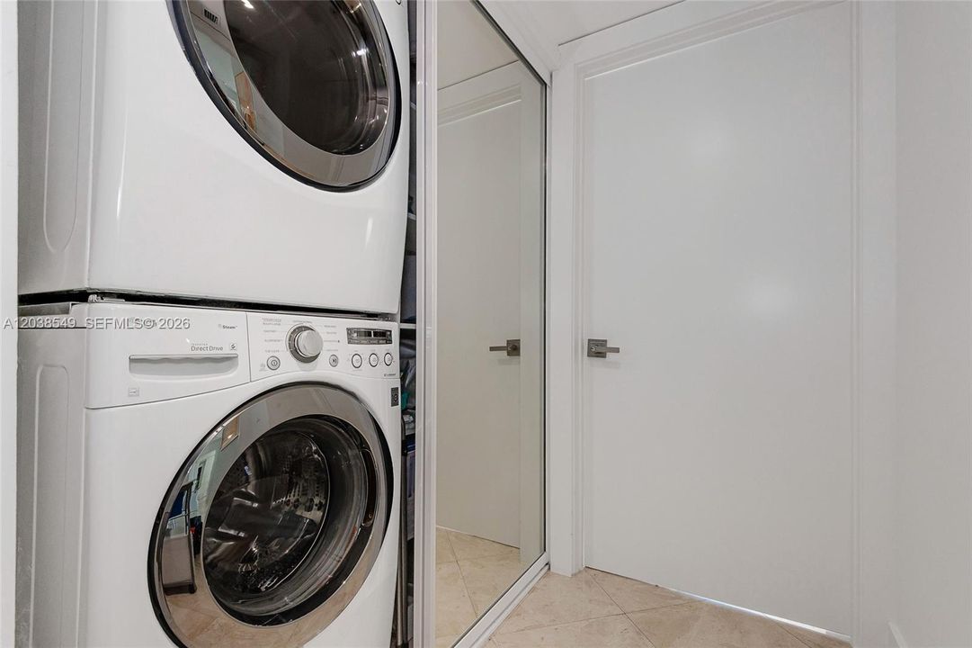 For Rent: $5,900 (2 beds, 2 baths, 1080 Square Feet)