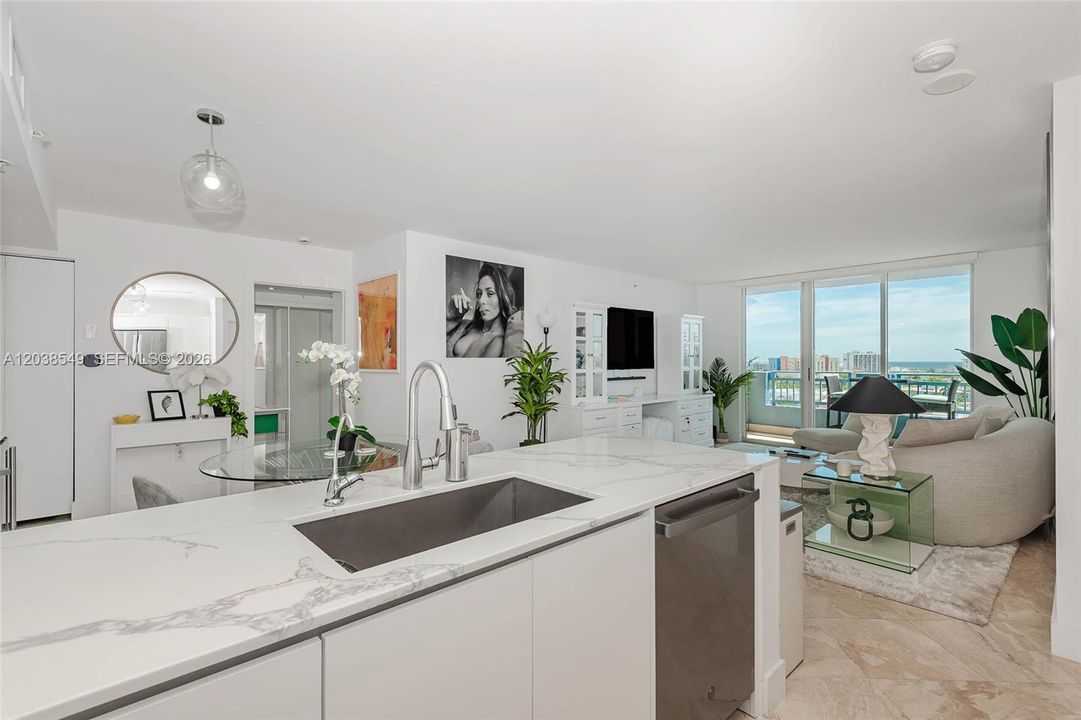For Rent: $5,900 (2 beds, 2 baths, 1080 Square Feet)