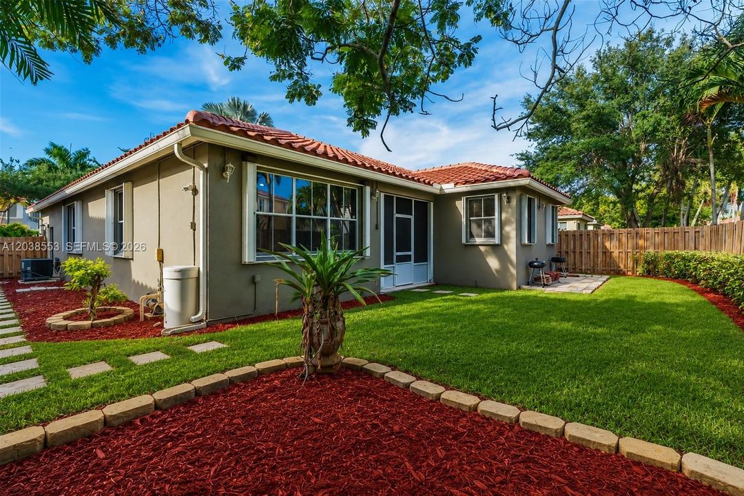 En Venta: $720,000 (4 camas, 2 baños, 2034 Pies cuadrados)