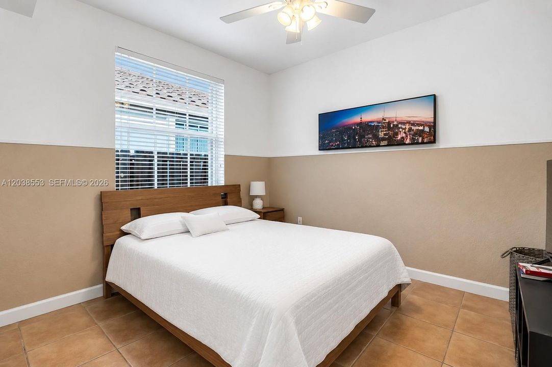 En Venta: $720,000 (4 camas, 2 baños, 2034 Pies cuadrados)