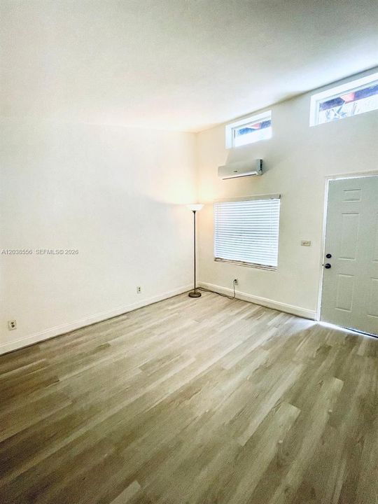 En Renta: $2,550 (2 camas, 1 baños, 800 Pies cuadrados)