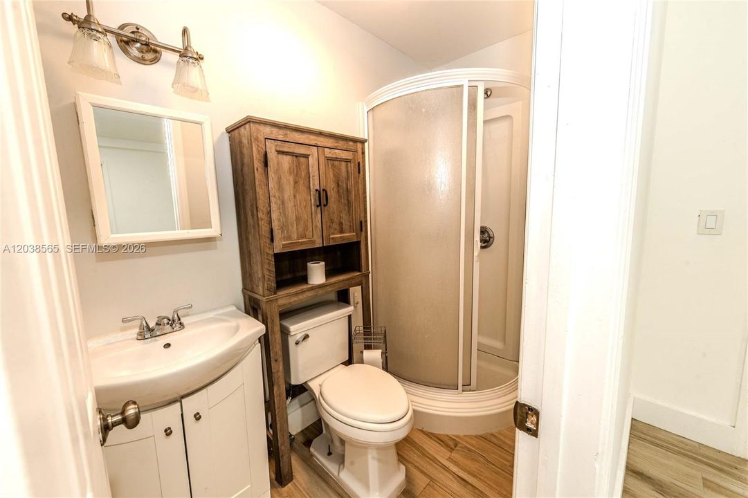В аренду: $6,500 (4 спален, 3 ванн, 1504 Квадратных фут)