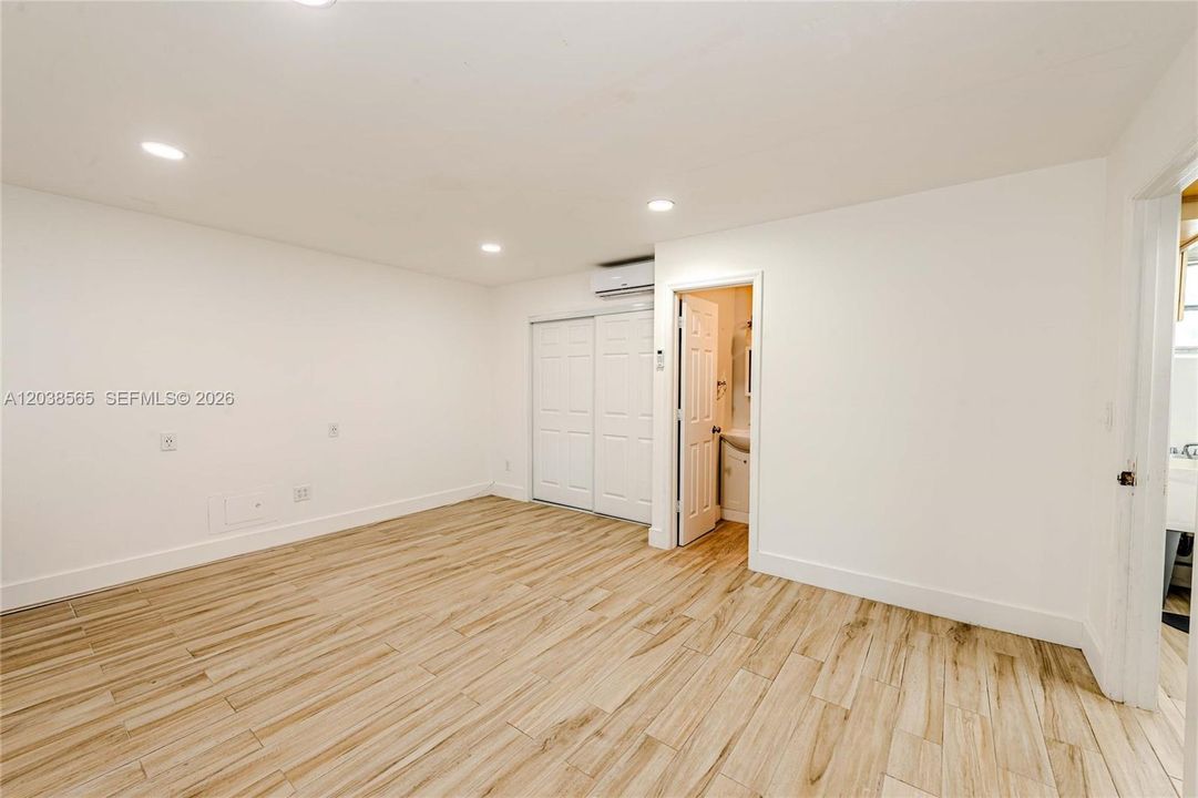В аренду: $6,500 (4 спален, 3 ванн, 1504 Квадратных фут)
