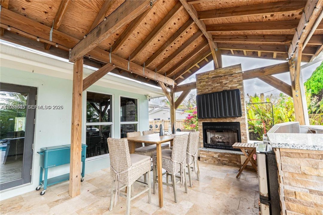 For Rent: $6,500 (4 beds, 3 baths, 1504 Square Feet)