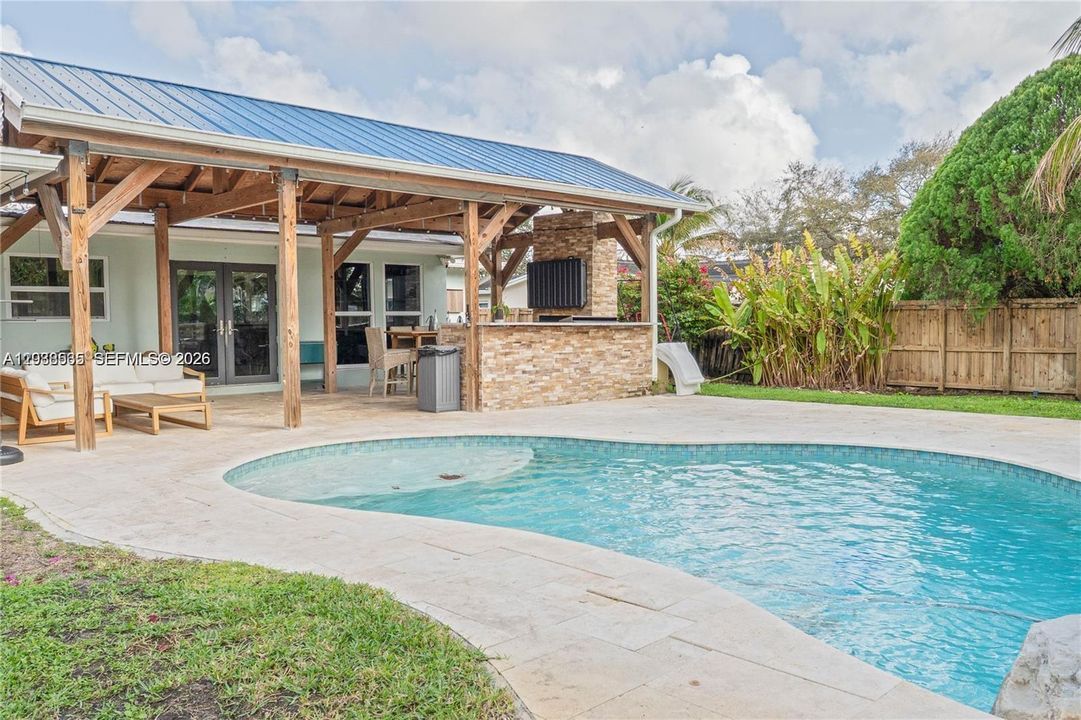For Rent: $6,500 (4 beds, 3 baths, 1504 Square Feet)