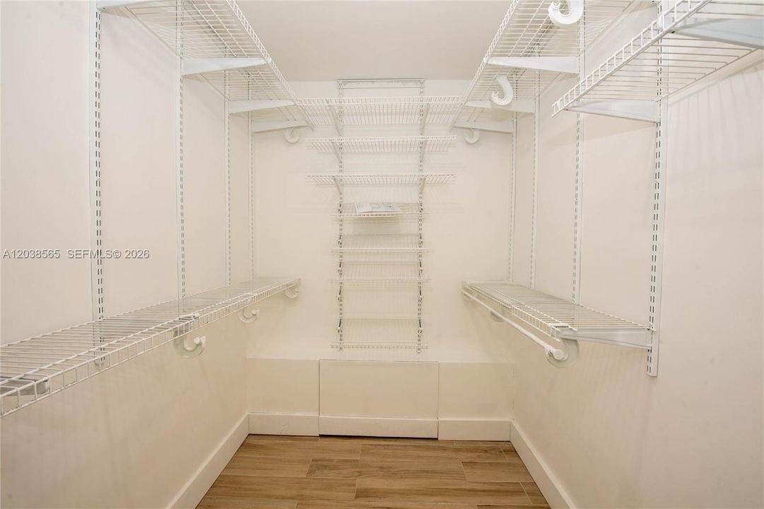 В аренду: $6,500 (4 спален, 3 ванн, 1504 Квадратных фут)