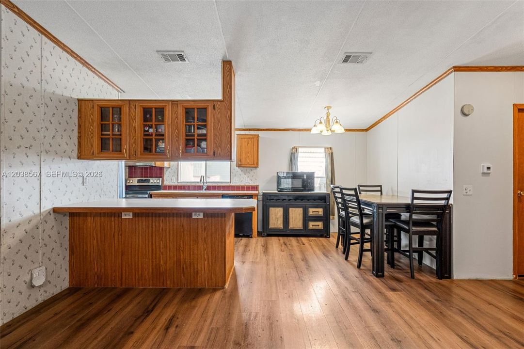 For Sale: $495,000 (3 beds, 2 baths, 1344 Square Feet)