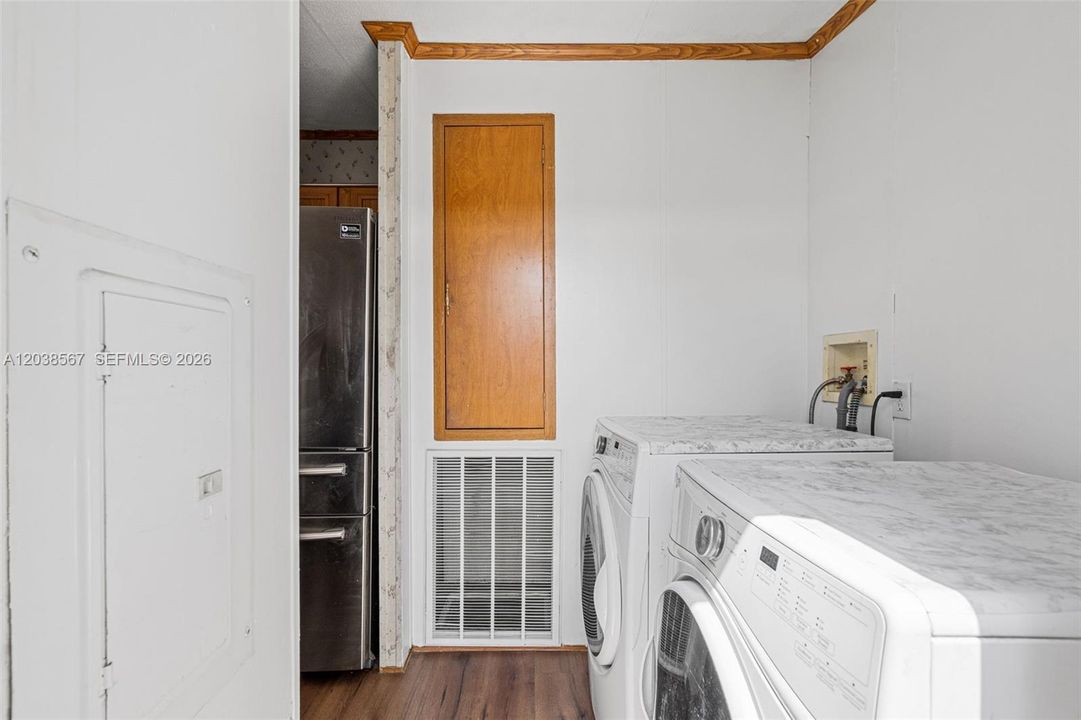 For Sale: $495,000 (3 beds, 2 baths, 1344 Square Feet)