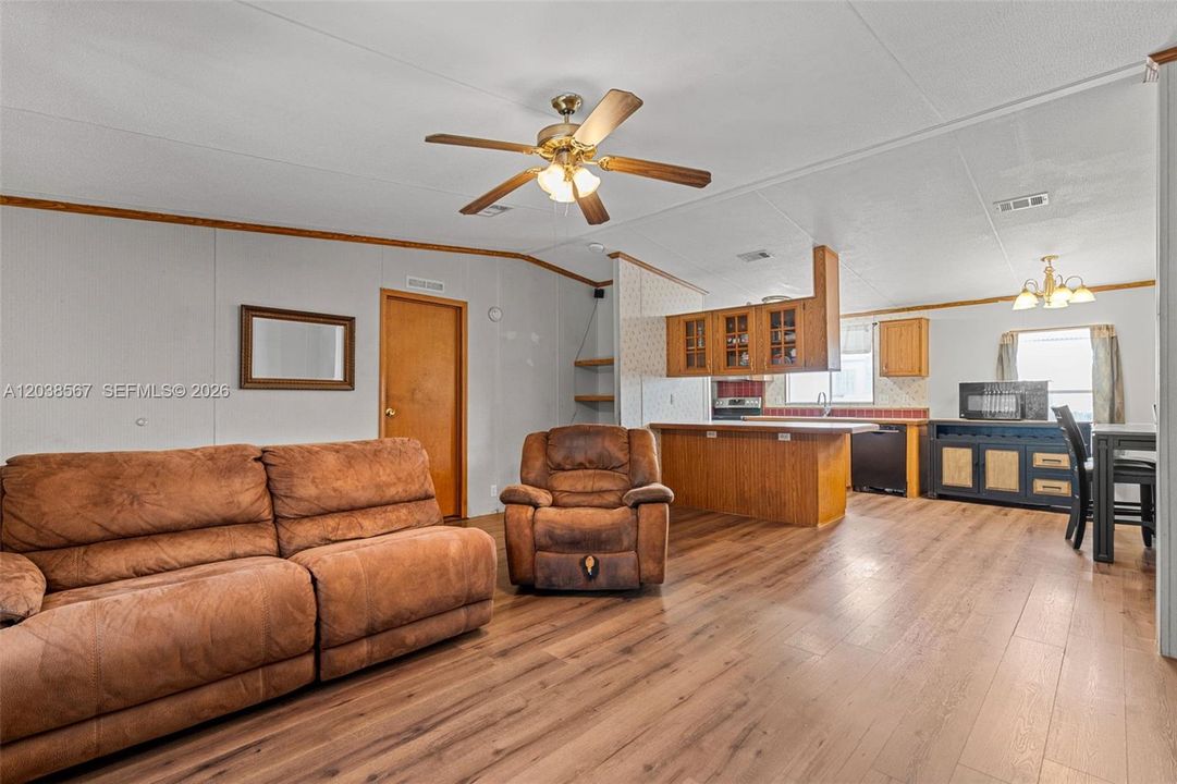For Sale: $495,000 (3 beds, 2 baths, 1344 Square Feet)