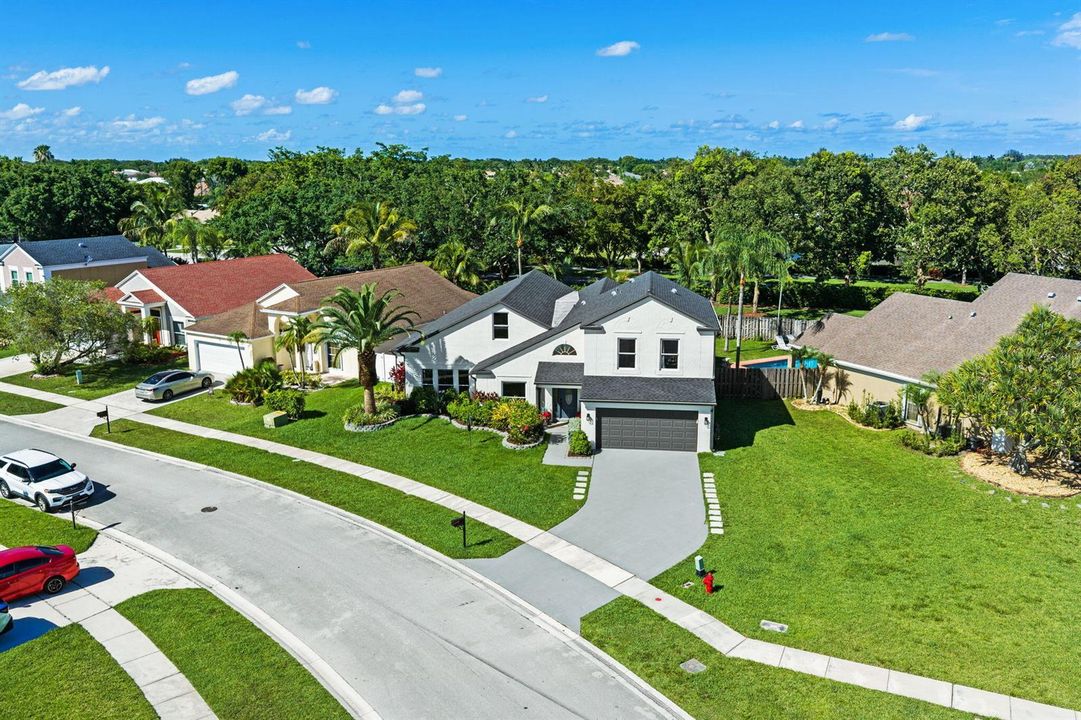 3-web-or-mls-22612-middletown-dr