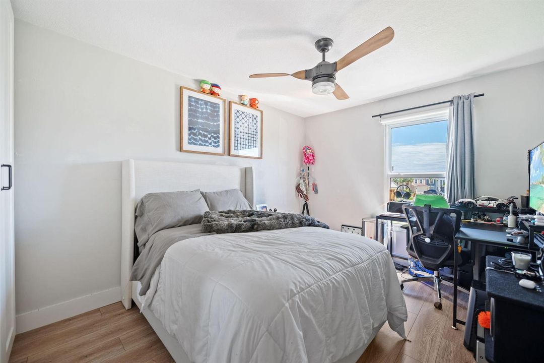 24-web-or-mls-22612-middletown-dr