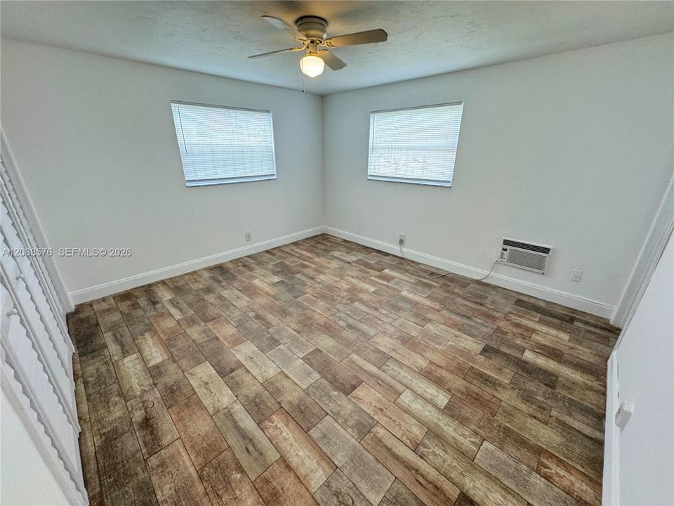 For Rent: $1,795 (1 beds, 1 baths, 650 Square Feet)