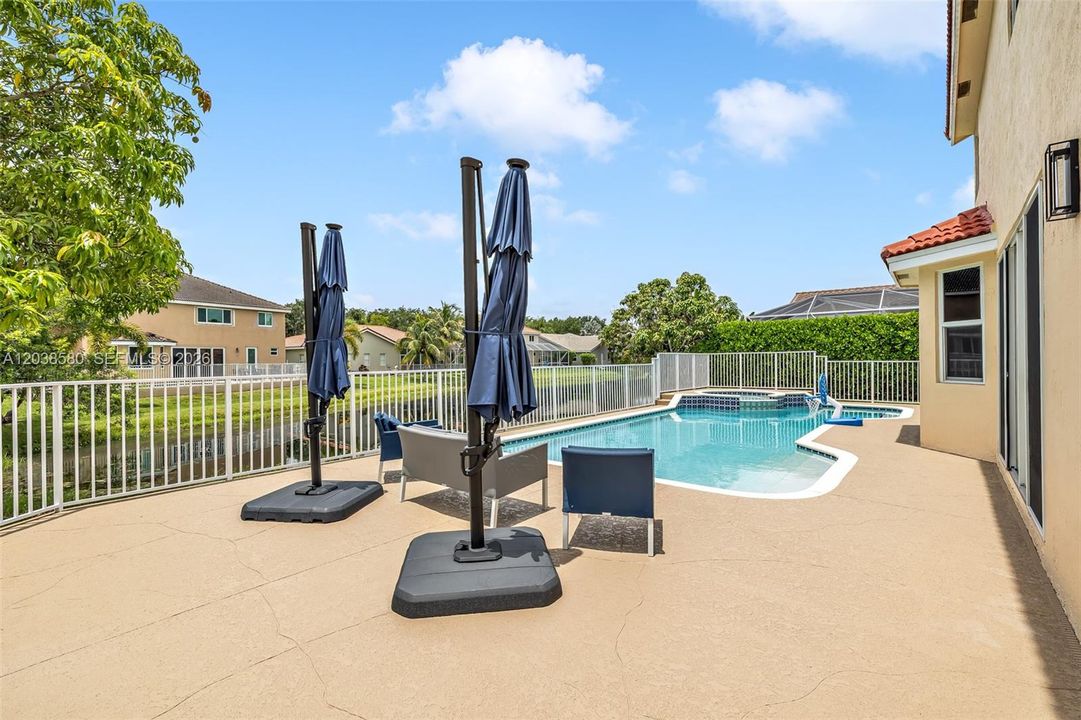 PLENTY OF SPACE TO SUNBATHE