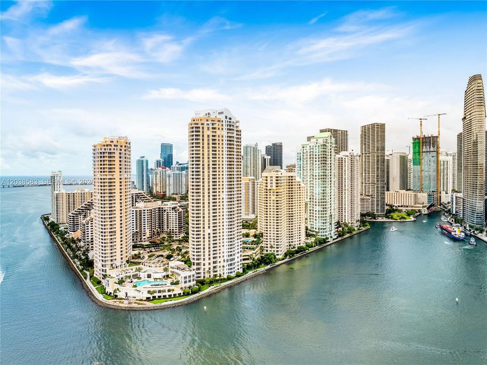 For Sale: $870,000 (2 beds, 2 baths, 1310 Square Feet)