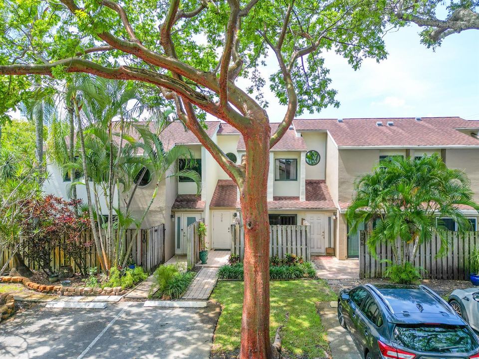 20260615 - 308 City View Drive - MR-32