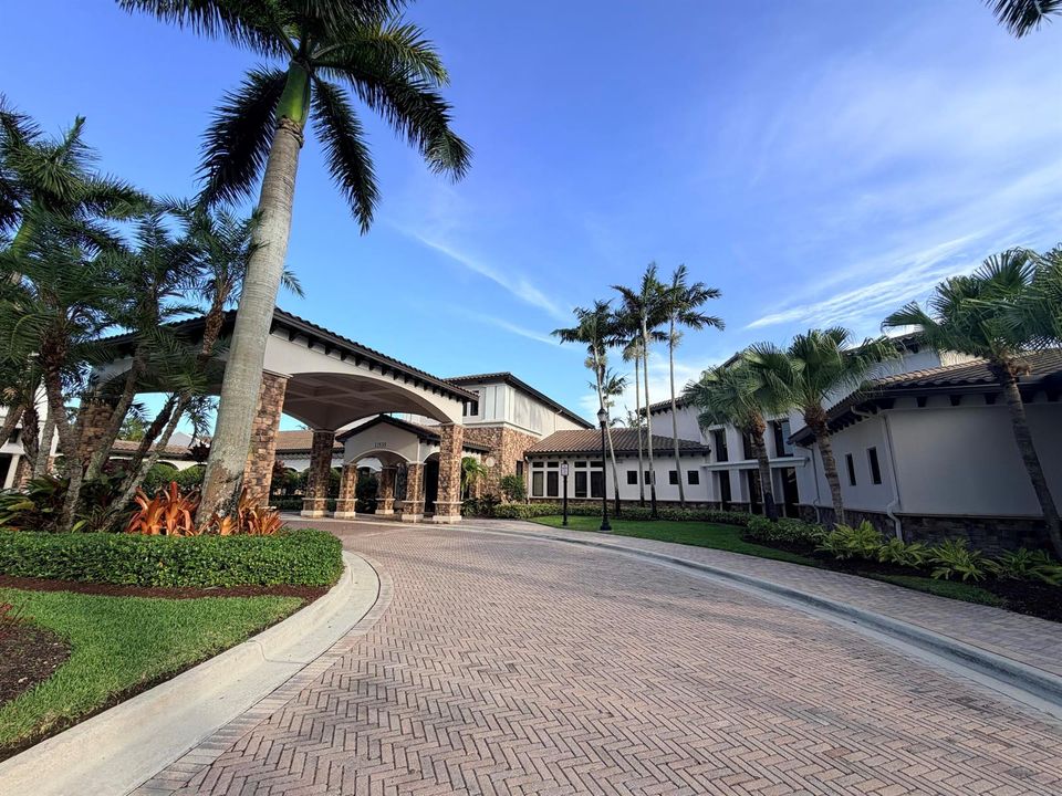 Plaza del Lago
