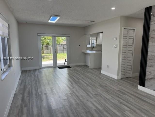 For Sale: $449,900 (3 beds, 2 baths, 1156 Square Feet)