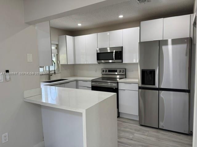For Sale: $449,900 (3 beds, 2 baths, 1156 Square Feet)