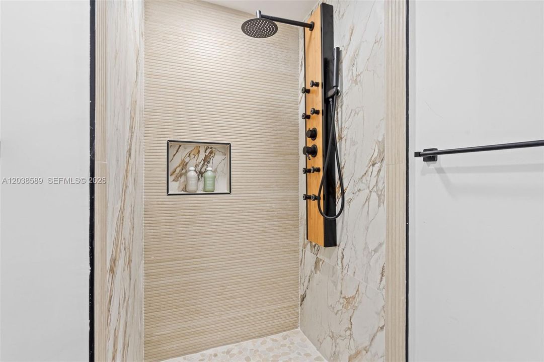 В аренду: $2,000 (1 спален, 1 ванн, 600 Квадратных фут)