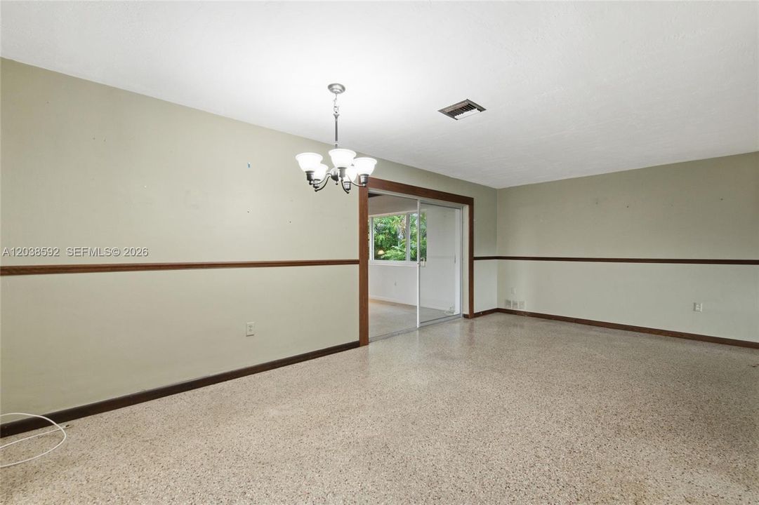 For Sale: $475,000 (3 beds, 2 baths, 1806 Square Feet)