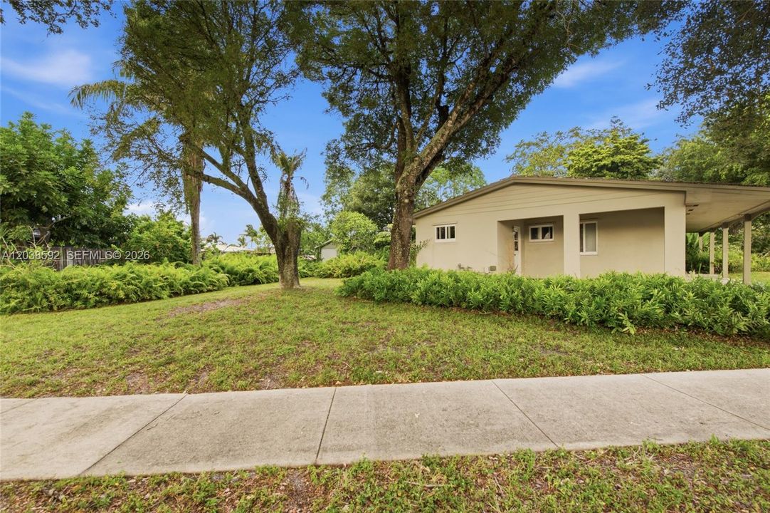 For Sale: $475,000 (3 beds, 2 baths, 1806 Square Feet)