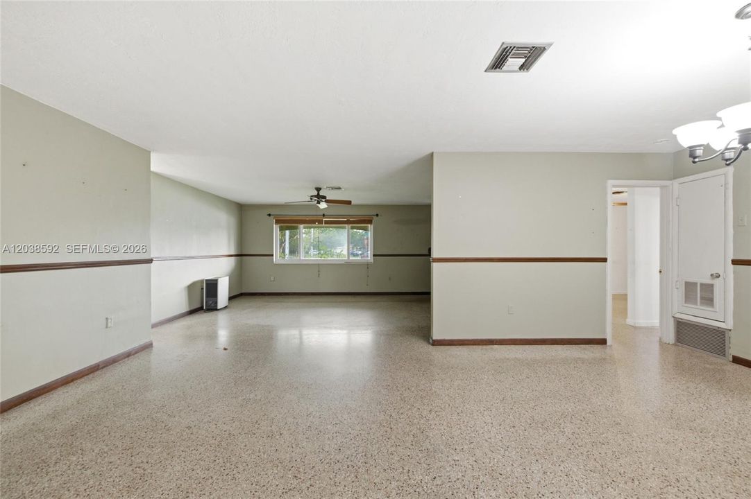 For Sale: $475,000 (3 beds, 2 baths, 1806 Square Feet)