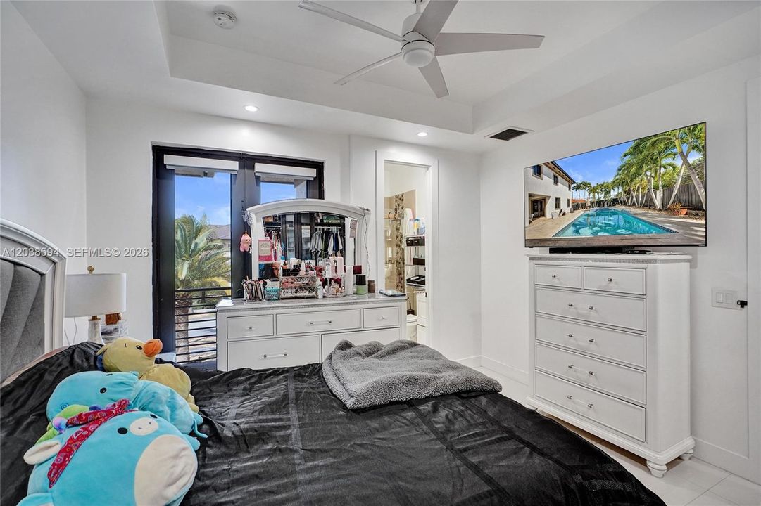 For Sale: $1,499,000 (5 beds, 4 baths, 3529 Square Feet)