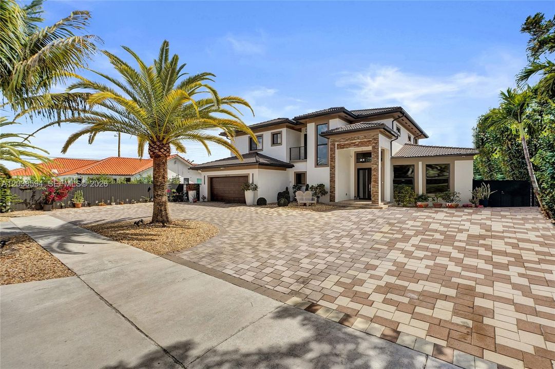 For Sale: $1,499,000 (5 beds, 4 baths, 3529 Square Feet)