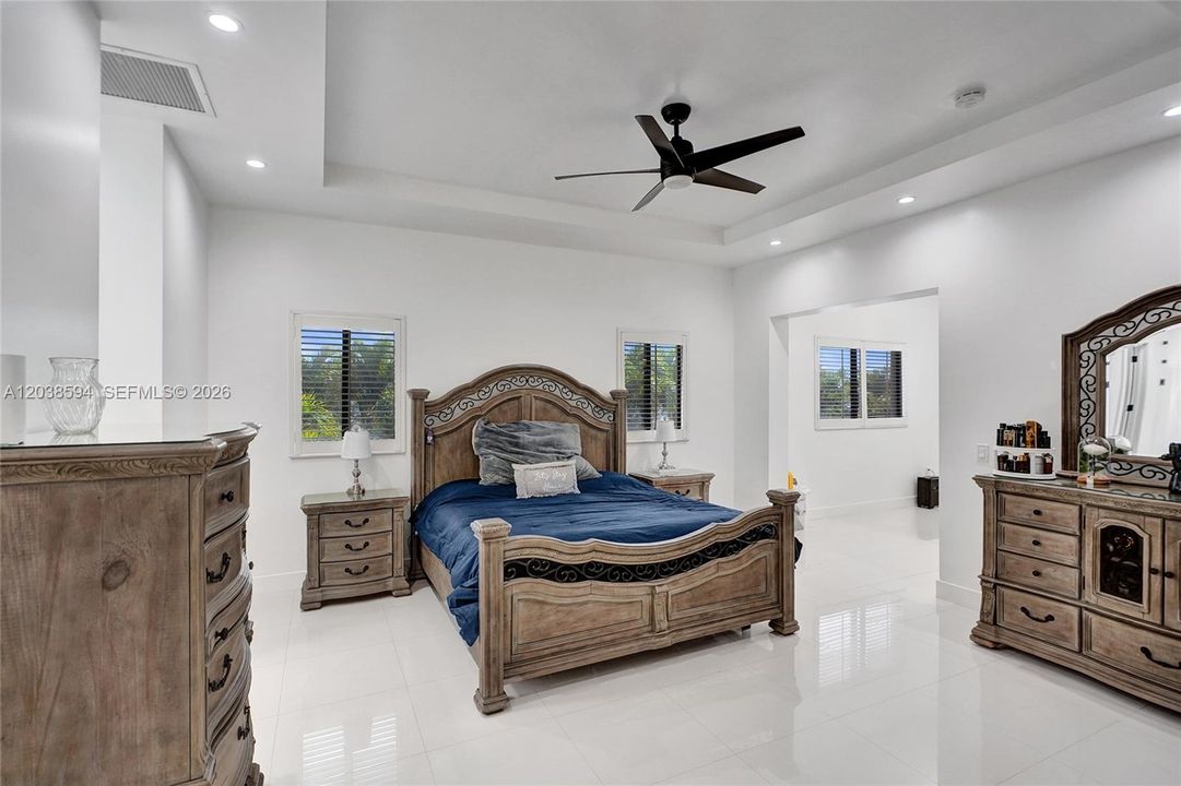 For Sale: $1,499,000 (5 beds, 4 baths, 3529 Square Feet)