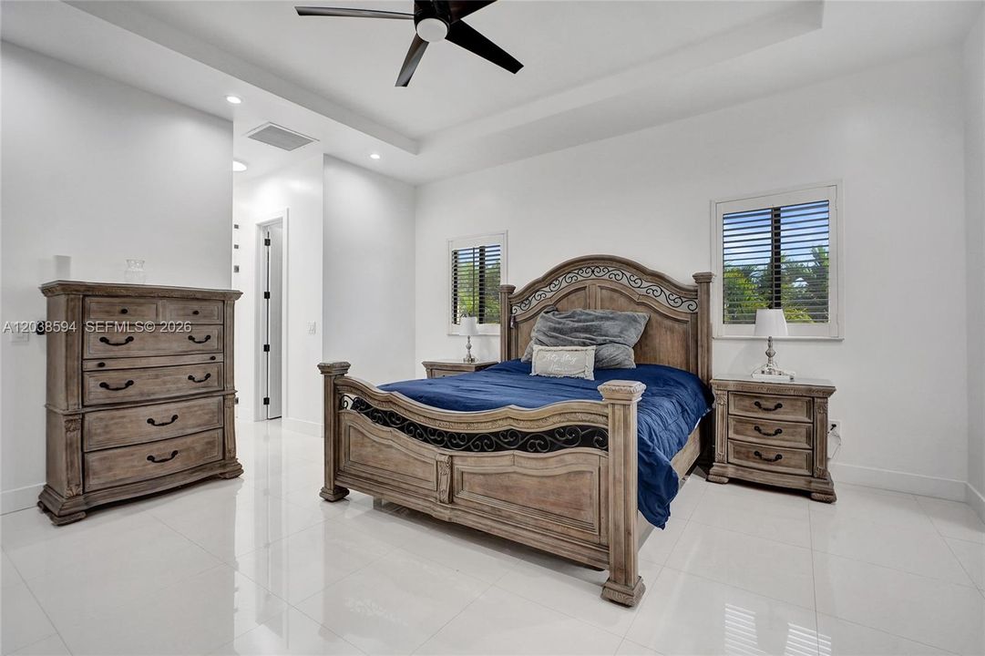 For Sale: $1,499,000 (5 beds, 4 baths, 3529 Square Feet)