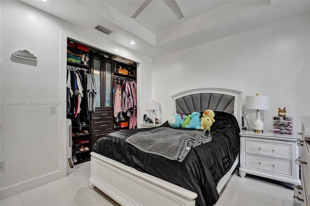 For Sale: $1,499,000 (5 beds, 4 baths, 3529 Square Feet)