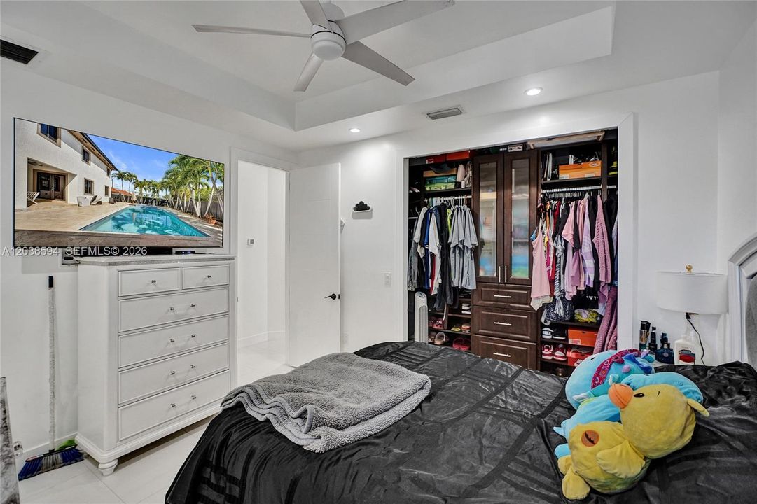 For Sale: $1,499,000 (5 beds, 4 baths, 3529 Square Feet)