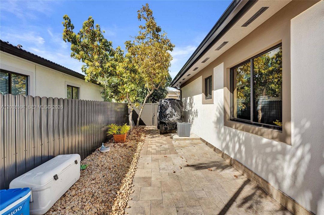 For Sale: $1,499,000 (5 beds, 4 baths, 3529 Square Feet)