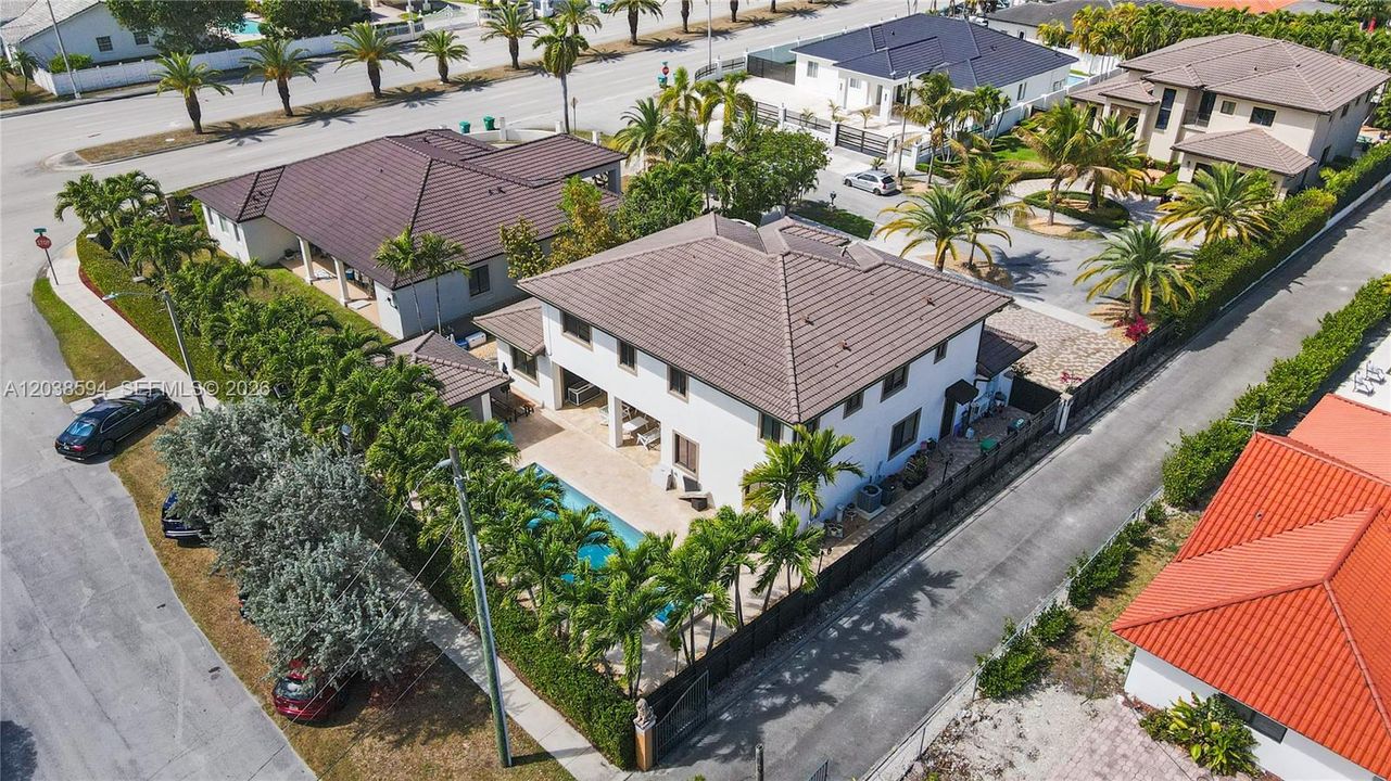 For Sale: $1,499,000 (5 beds, 4 baths, 3529 Square Feet)