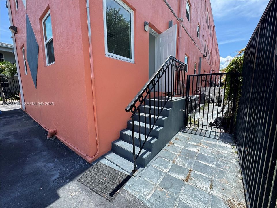 В аренду: $1,950 (2 спален, 1 ванн, 1600 Квадратных фут)