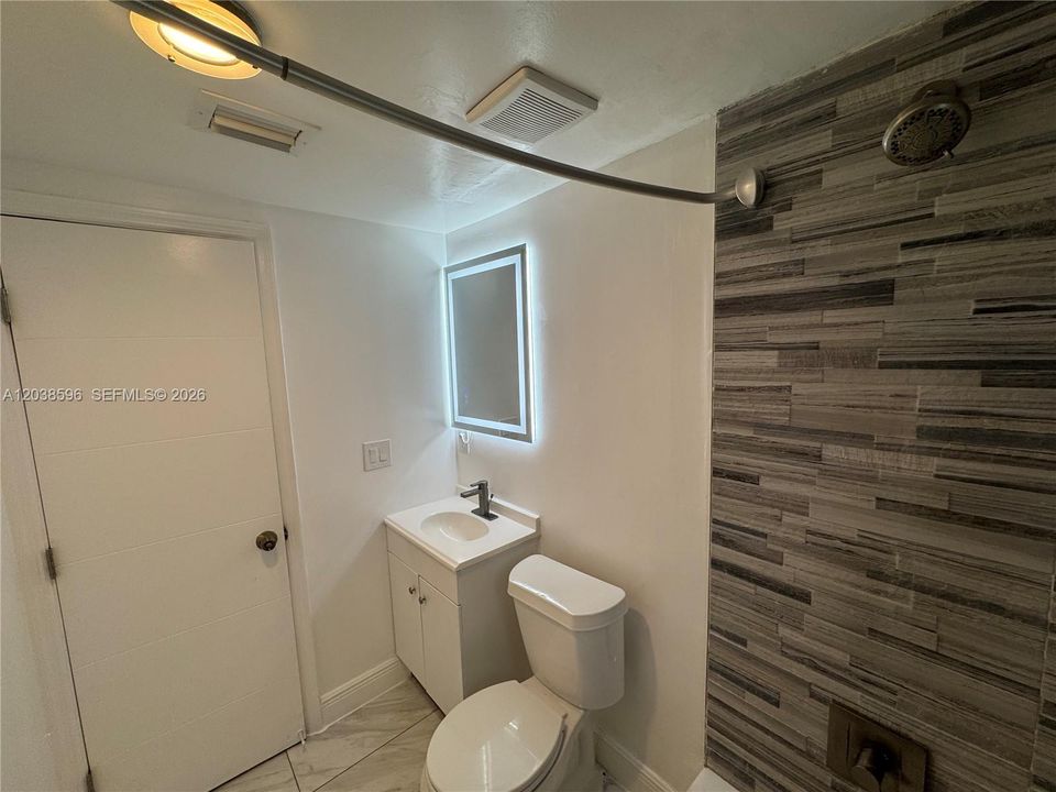 В аренду: $1,950 (2 спален, 1 ванн, 1600 Квадратных фут)