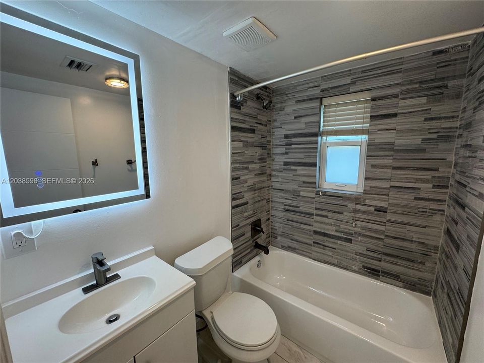В аренду: $1,950 (2 спален, 1 ванн, 1600 Квадратных фут)