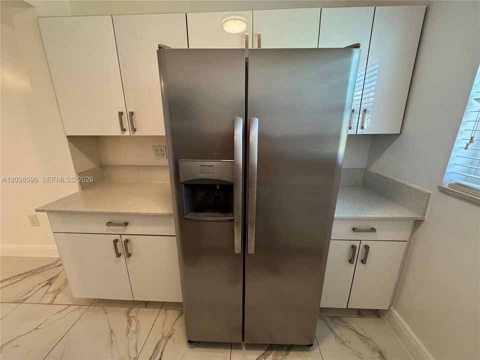 В аренду: $1,950 (2 спален, 1 ванн, 1600 Квадратных фут)