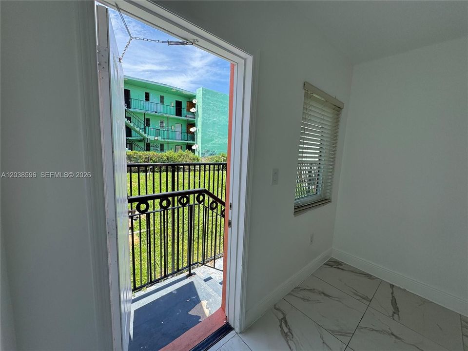 В аренду: $1,950 (2 спален, 1 ванн, 1600 Квадратных фут)
