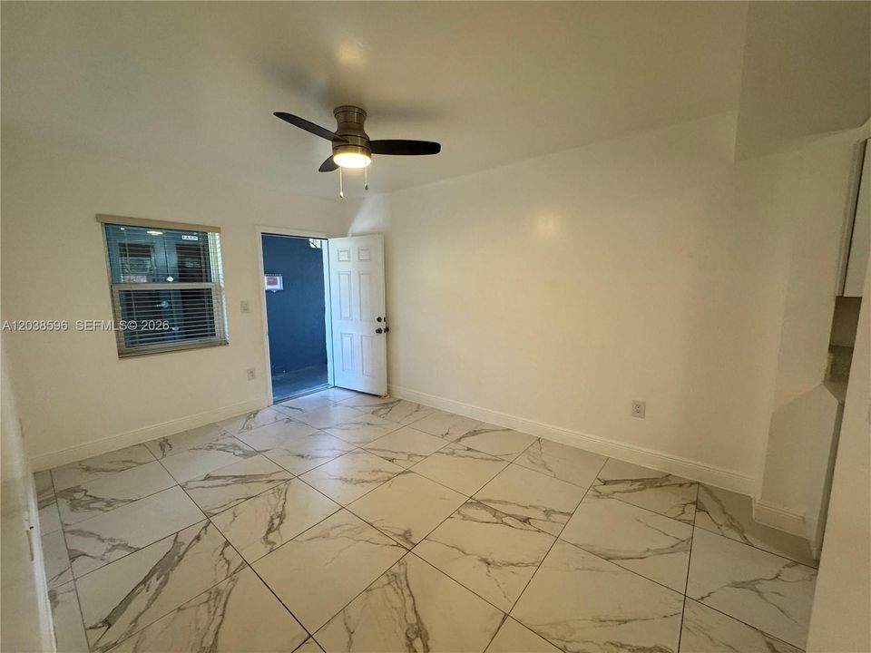 В аренду: $1,950 (2 спален, 1 ванн, 1600 Квадратных фут)