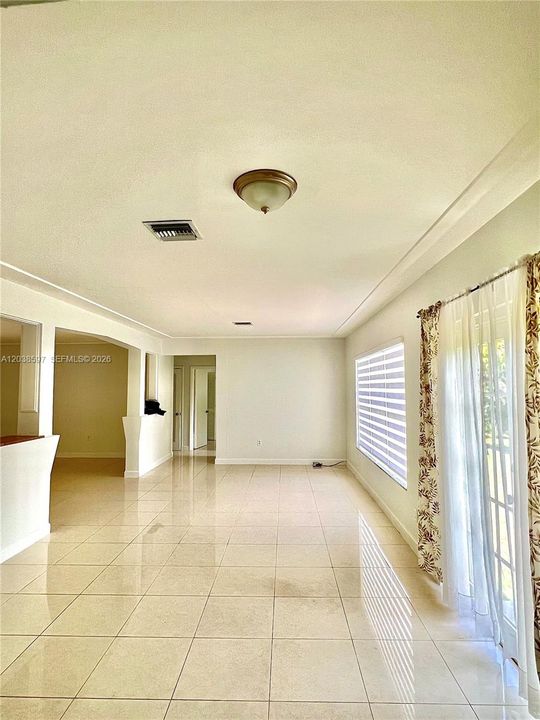 В аренду: $6,200 (3 спален, 2 ванн, 1708 Квадратных фут)