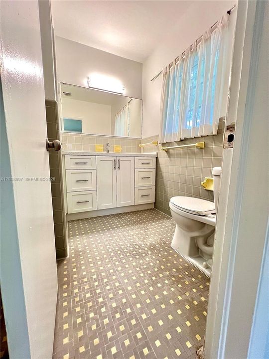 В аренду: $6,200 (3 спален, 2 ванн, 1708 Квадратных фут)