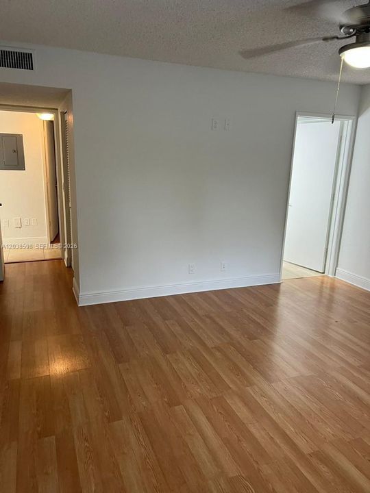 В аренду: $2,250 (3 спален, 2 ванн, 1156 Квадратных фут)
